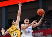 爱游戏下载平台-福建男篮迎来大胜，发挥出色，冲劲十足